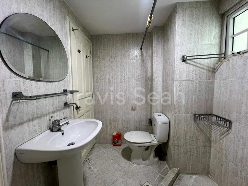 6 Bed Semi-Detached House (Landed) for Sale in  Hougang View - Image 2